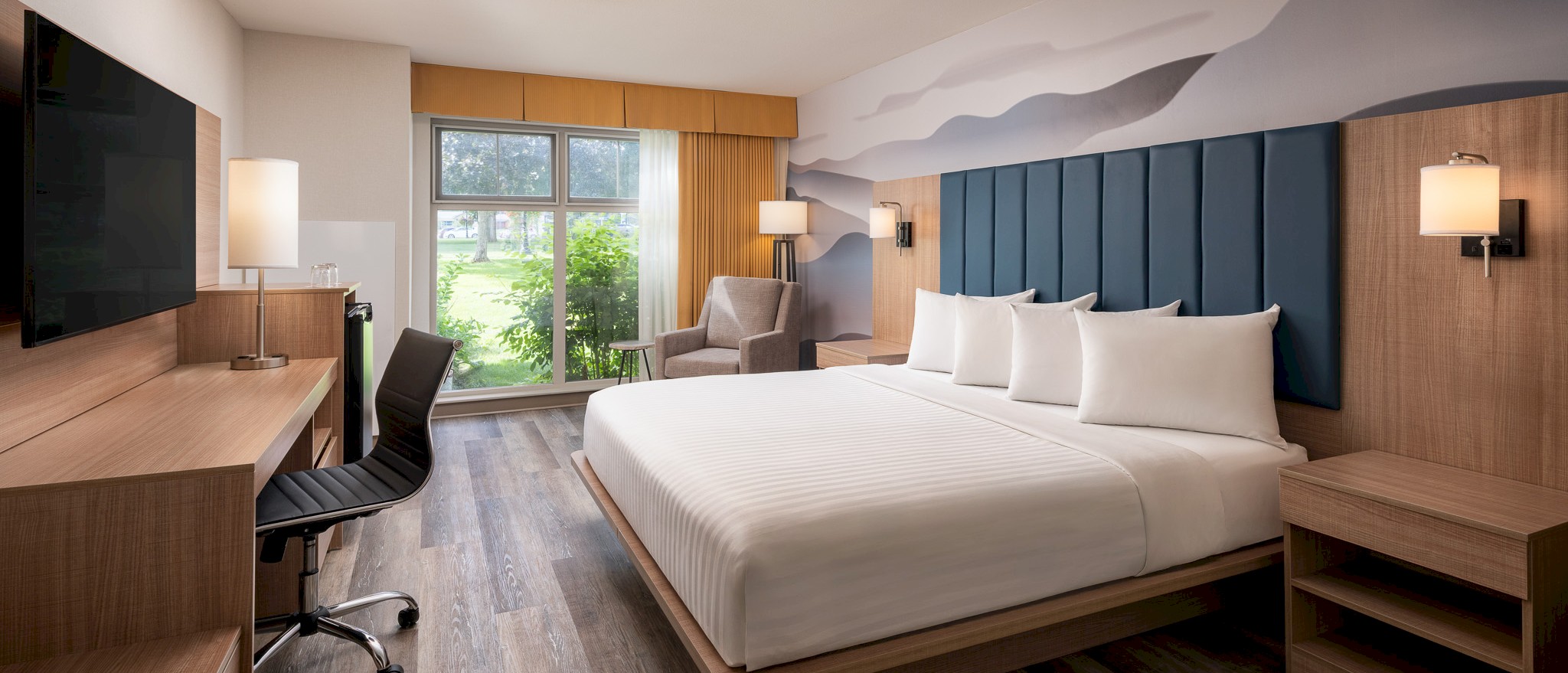 Pet Friendly Deluxe King Room in Lodge Building